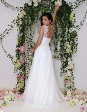 Langes Brautkleid mit Zartem Tüllrock und Perlen Spitzenoberteil