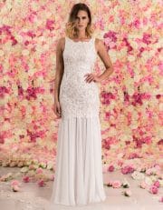 Brautkleid lang im Meerjungfrauenstil mit Spitze von vorne