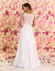 Langes Brautkleid aus Chiffon mit Spitze von hinten