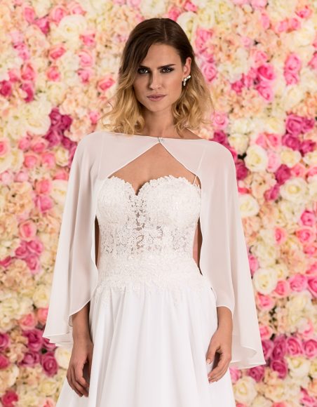 Braut Cape Beate aus Chiffon von vorne
