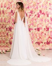 Langer Brautumhang aus CHiffon mit Schleppe von hinten