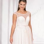 Bodenlanges Brautkleid mit Herzausschnitt und transparentem Oberteil