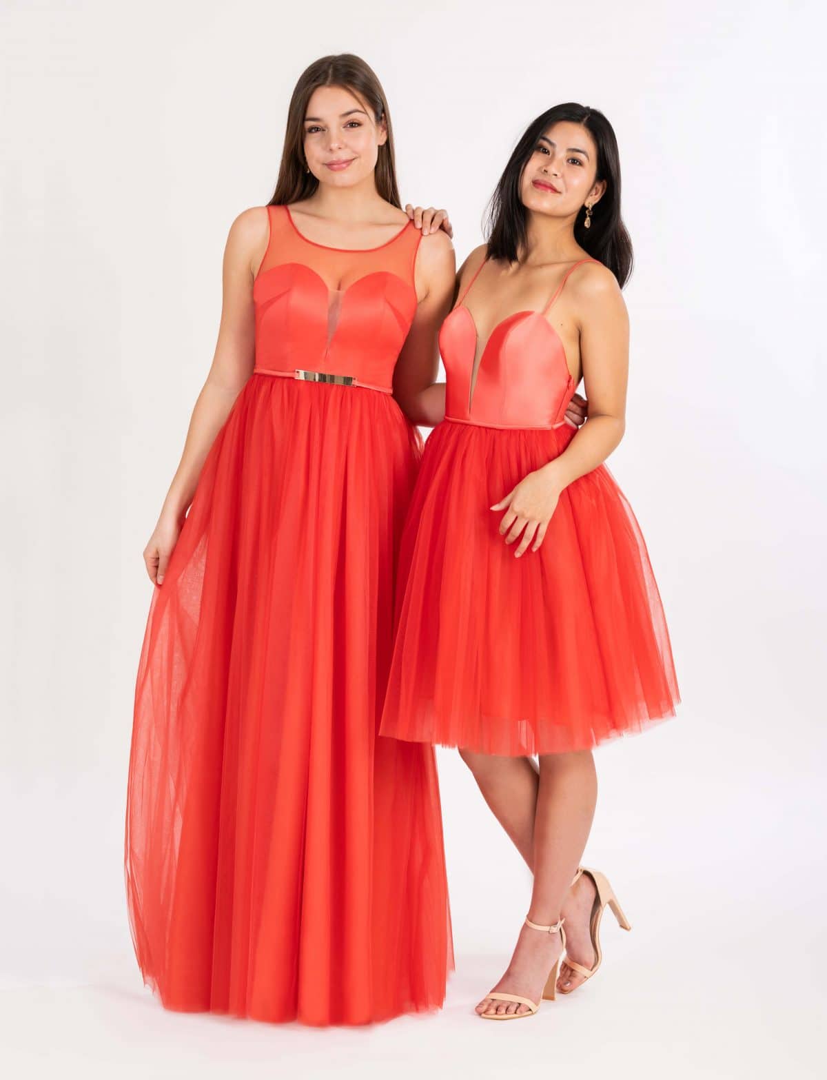 Langes und kurzes Ballkleid in rot-orange mit Herzausschnitt