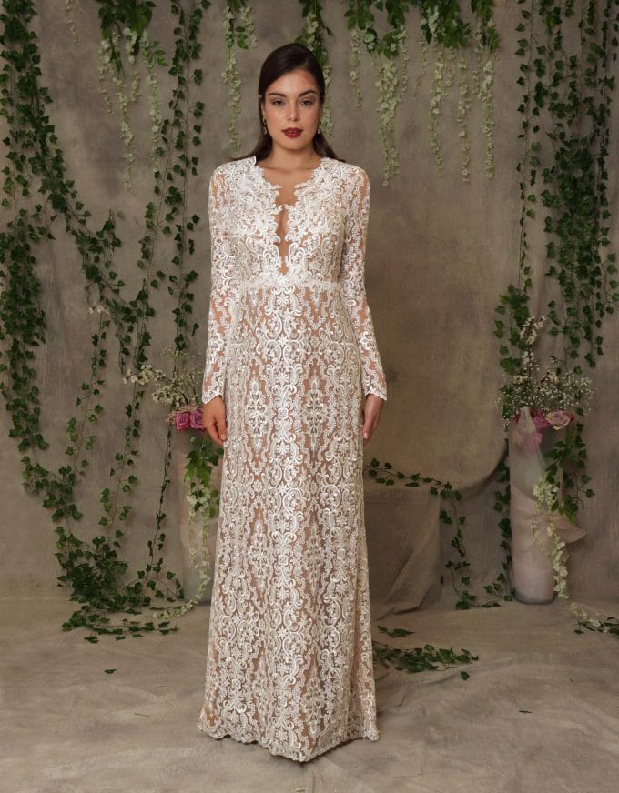 Hochwertiges Brautkleid aus Ornamental Spitze im romantischen Stil